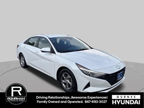 Used 2021 Hyundai Elantra SE FWD image 2