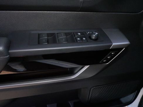 Used 2025 Toyota Tundra Limited image 19