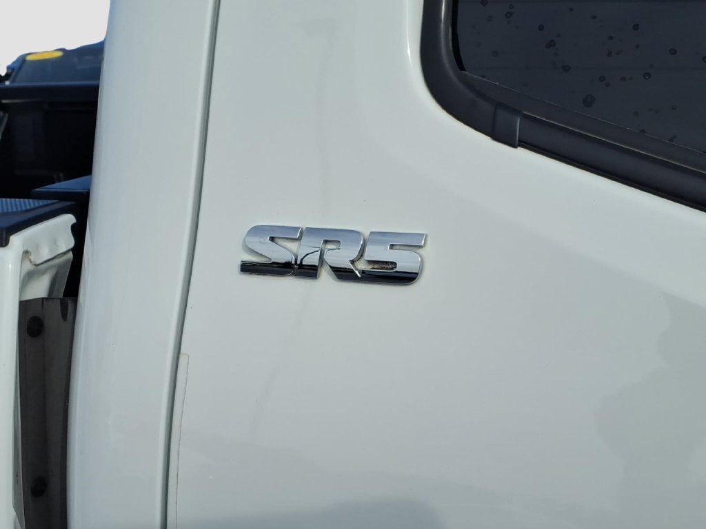 Used 2023 Toyota Tacoma SR5 AWD/4WD image 9