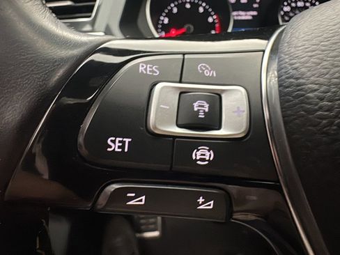 Used 2021 Volkswagen Tiguan SE R-Line image 20