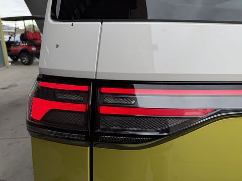 Used 2025 Volkswagen ID. Buzz 1st Edition image 14