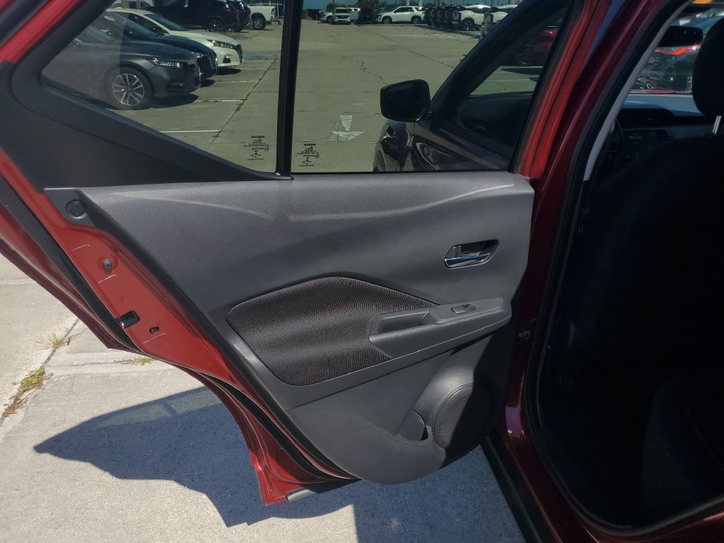 Used 2023 Nissan Kicks SV FWD image 19