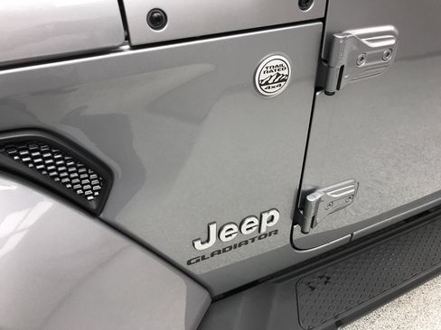 Used 2021 Jeep Gladiator Overland w/ Popular Equipment Package AWD/4WD image 8
