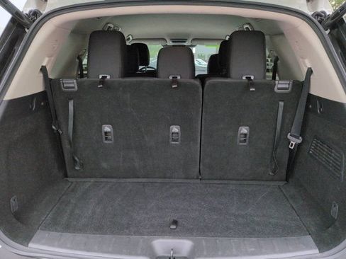 Used 2025 Nissan Pathfinder SV FWD image 13