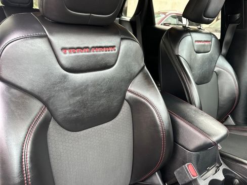 Used 2020 Jeep Cherokee Trailhawk w/ Cold Weather Group image 35