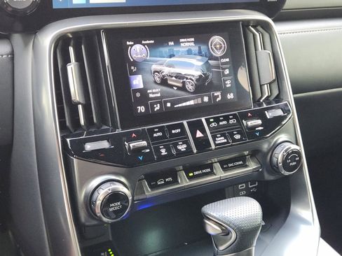 Used 2024 Lexus LX 600 F Sport AWD/4WD image 11