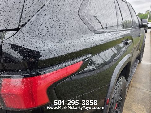 Used 2023 Toyota Sequoia TRD Pro AWD/4WD image 9