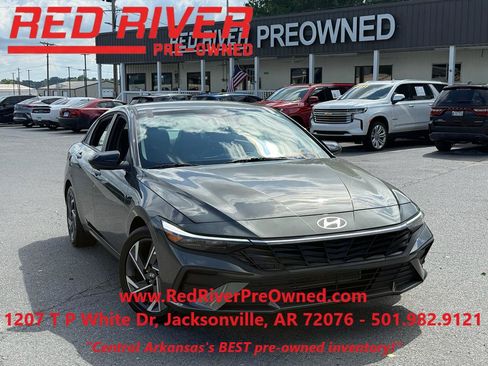 Used 2025 Hyundai Elantra Sport FWD image 1