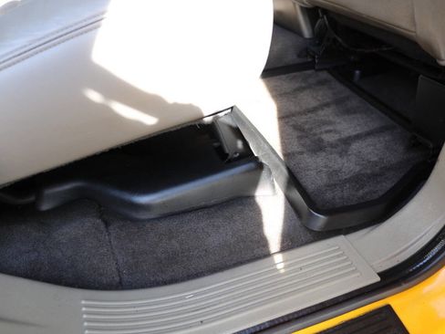 Used 2003 HUMMER H2 Base 4dr 4WD SUV w/ Preferred Equipment Group image 76