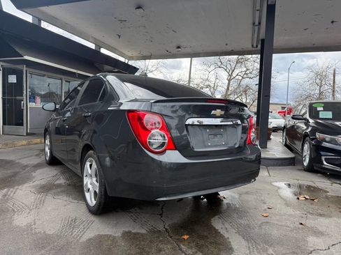 Used 2015 Chevrolet Cruze LT image 4
