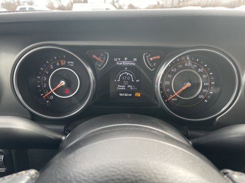 Used 2018 Jeep Wrangler Unlimited Sport S image 42