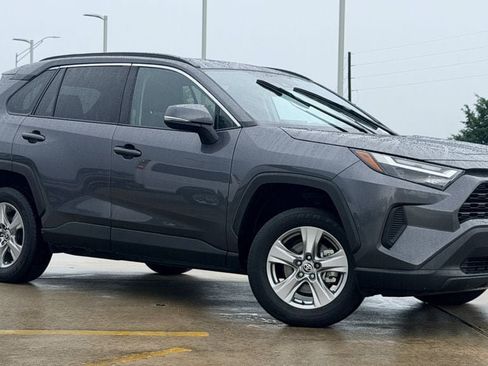 Used 2025 Toyota RAV4 XLE FWD image 2