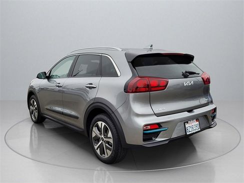 Used 2022 Kia Niro EX image 5
