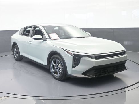 Used 2025 Kia K4 FWD image 9