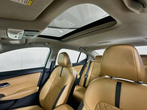 Used 2023 Nissan Sentra SV w/ SV Premium Package FWD image 26