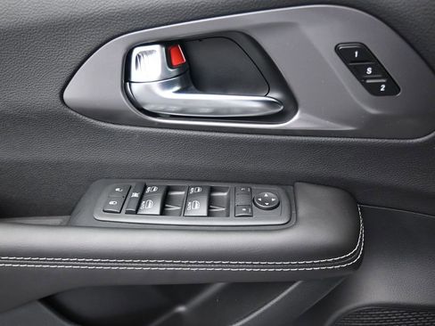 New 2026 Chrysler Pacifica Select image 25