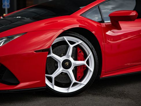 Used 2020 Lamborghini Huracan EVO AWD/4WD image 5
