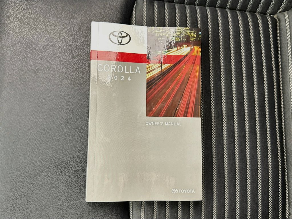 Used 2024 Toyota Corolla XSE FWD image 38
