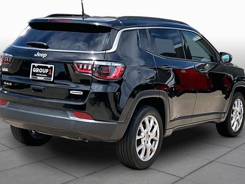 Used 2022 Jeep Compass Latitude AWD/4WD image 8