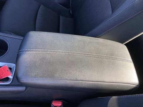Used 2025 Nissan Altima 2.5 SV FWD image 40