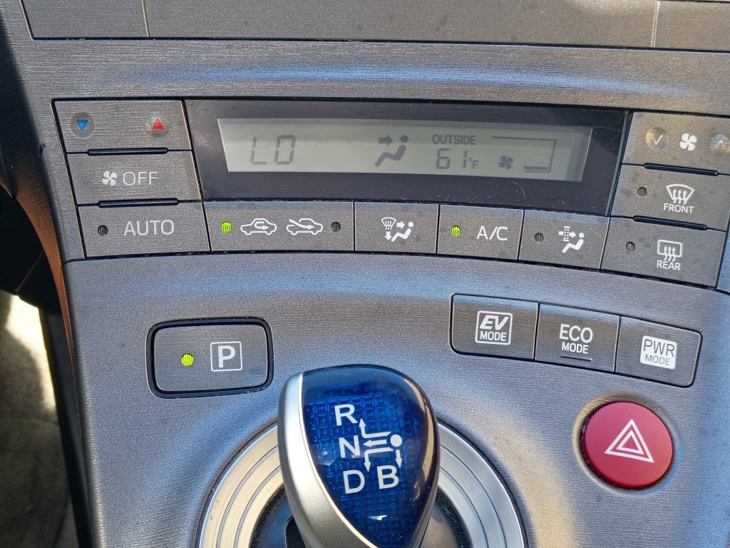 Used 2013 Toyota Prius Three w/ Solar Roof Pkg FWD image 22