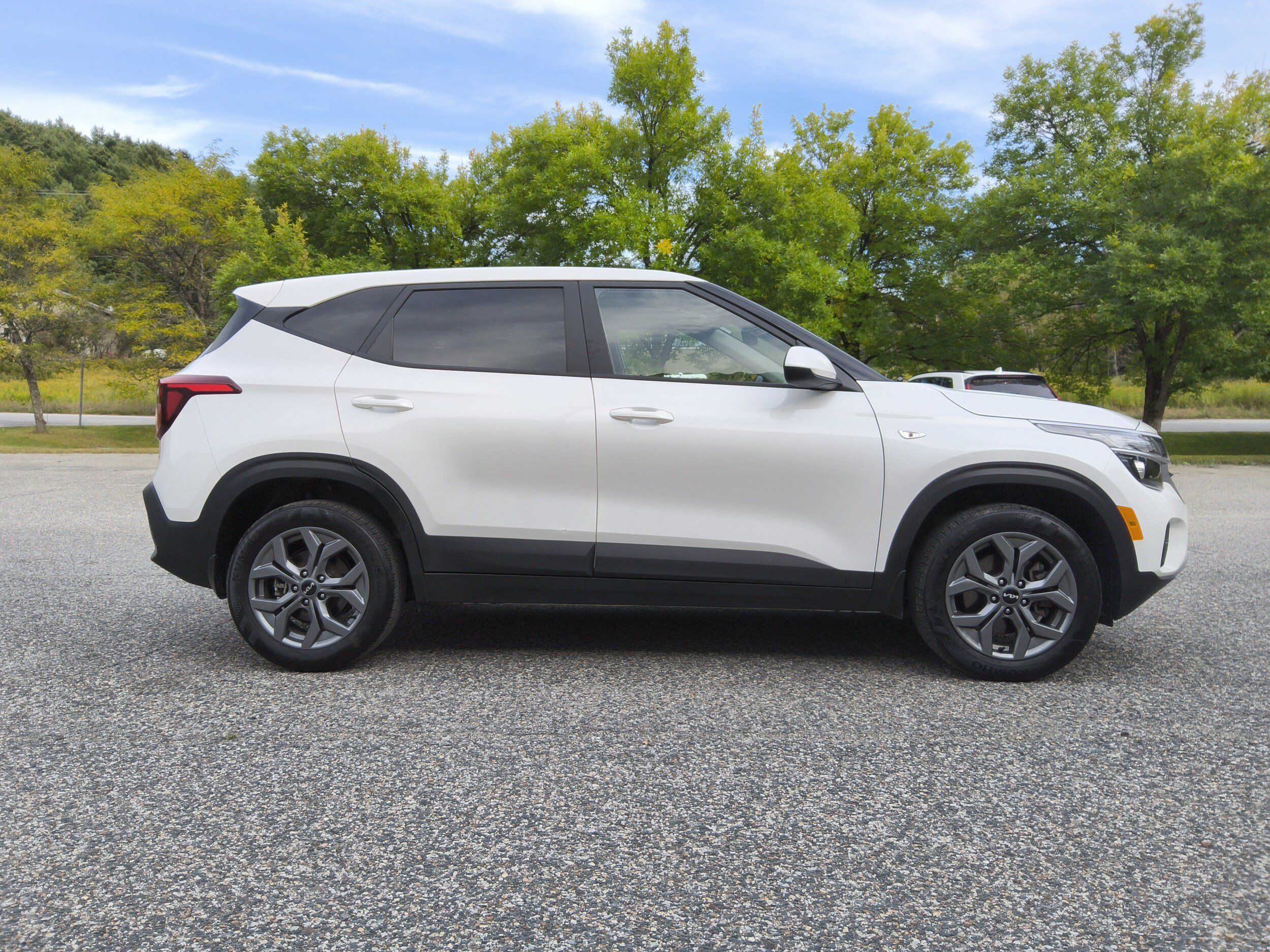 Used 2025 Kia Seltos LX AWD/4WD image 8