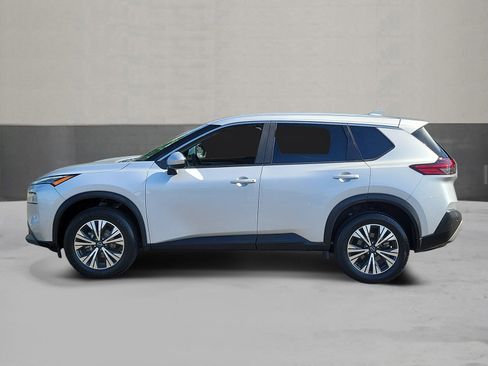 Used 2023 Nissan Rogue SV FWD image 3