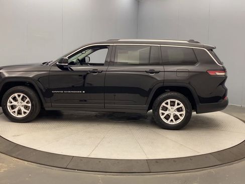 Used 2021 Jeep Grand Cherokee L Limited AWD/4WD image 2
