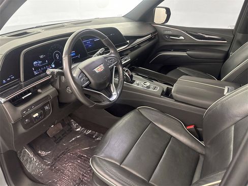 Used 2023 Cadillac Escalade ESV Sport w/ Touring Package image 9