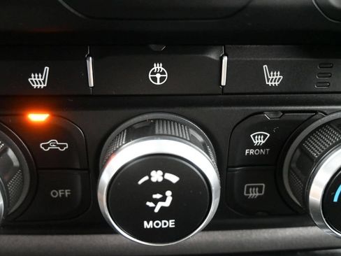 Used 2022 RAM 1500 Big Horn AWD/4WD image 14