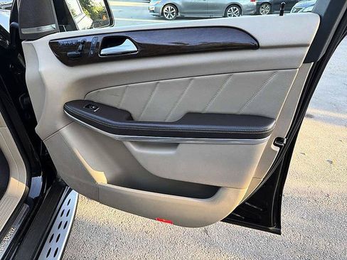Used 2013 Mercedes-Benz GL 450 4MATIC image 23