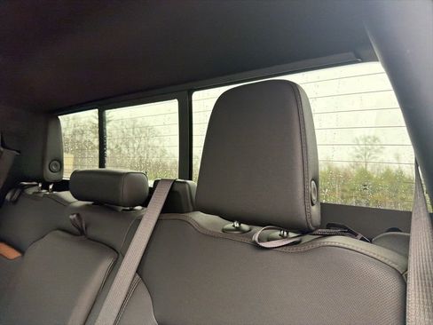 Used 2025 GMC Sierra 2500 AT4 w/ AT4 Premium Plus Package image 12