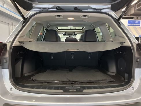 Certified 2024 Subaru Forester Limited image 37