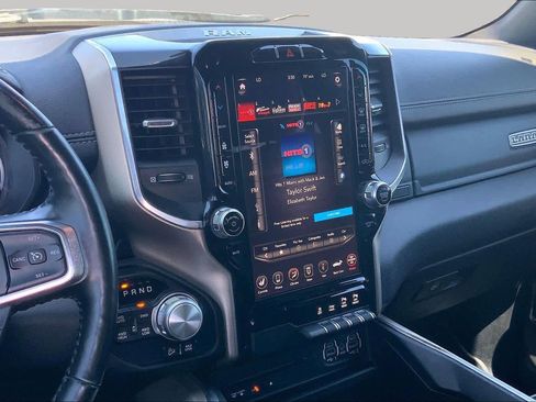 Used 2019 RAM 1500 Laramie AWD/4WD image 7