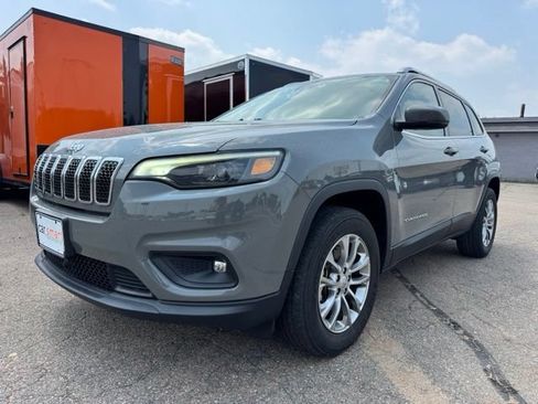 Used 2021 Jeep Cherokee Latitude Plus AWD/4WD image 3
