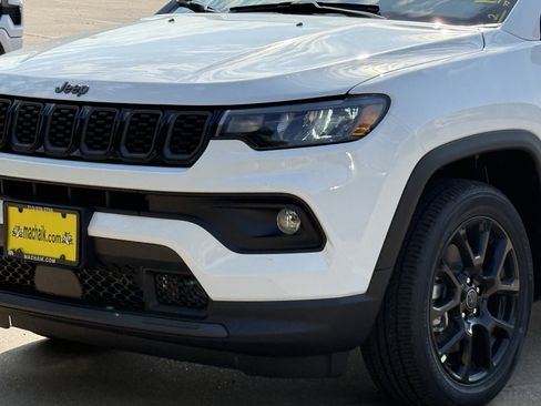 New 2026 Jeep Compass Latitude image 8