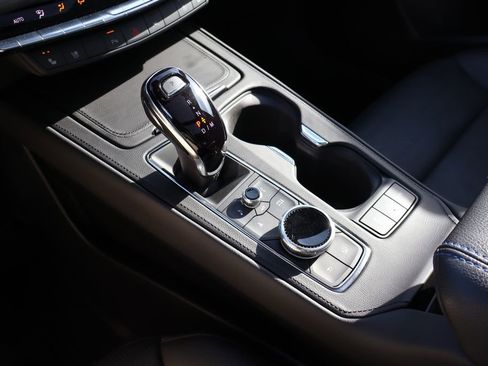 Used 2024 Cadillac XT4 Sport image 24