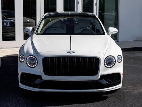 Used 2020 Bentley Flying Spur W12 image 20