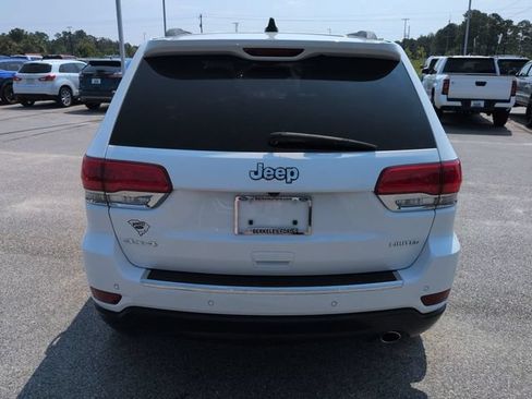 Used 2018 Jeep Grand Cherokee Limited AWD/4WD image 5