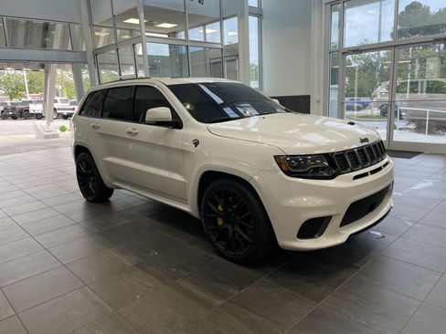 Used 2018 Jeep Grand Cherokee Trackhawk AWD/4WD image 2