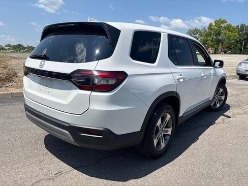 Used 2023 Honda Pilot EX-L image 11