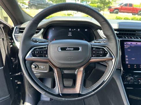 Certified 2025 Jeep Grand Cherokee Summit AWD/4WD image 12