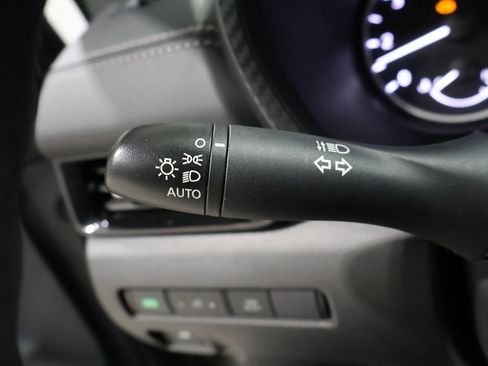 Used 2024 Nissan Sentra SV image 34