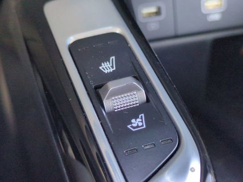 Used 2023 Kia Sorento SX Prestige w/ Panoramic Sunroof Package image 24