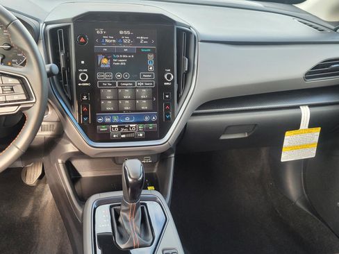 Certified 2025 Subaru Crosstrek 2.5i Limited w/ Crosstrek Mirror Package image 12