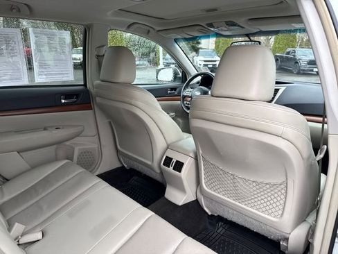 Used 2014 Subaru Outback 3.6R Limited AWD/4WD image 16