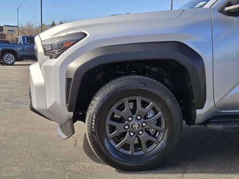Used 2025 Toyota 4Runner SR5 AWD/4WD image 6