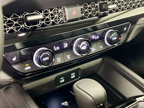 Used 2025 Honda Accord EX-L image 17