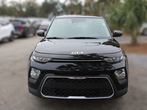 Certified 2022 Kia Soul LX w/ Technology Package image 16