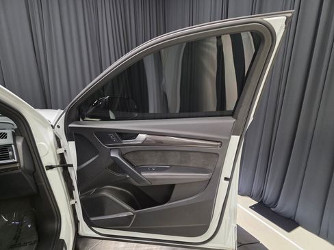 Used 2020 Audi SQ5 Premium Plus w/ Premium Plus Package image 37